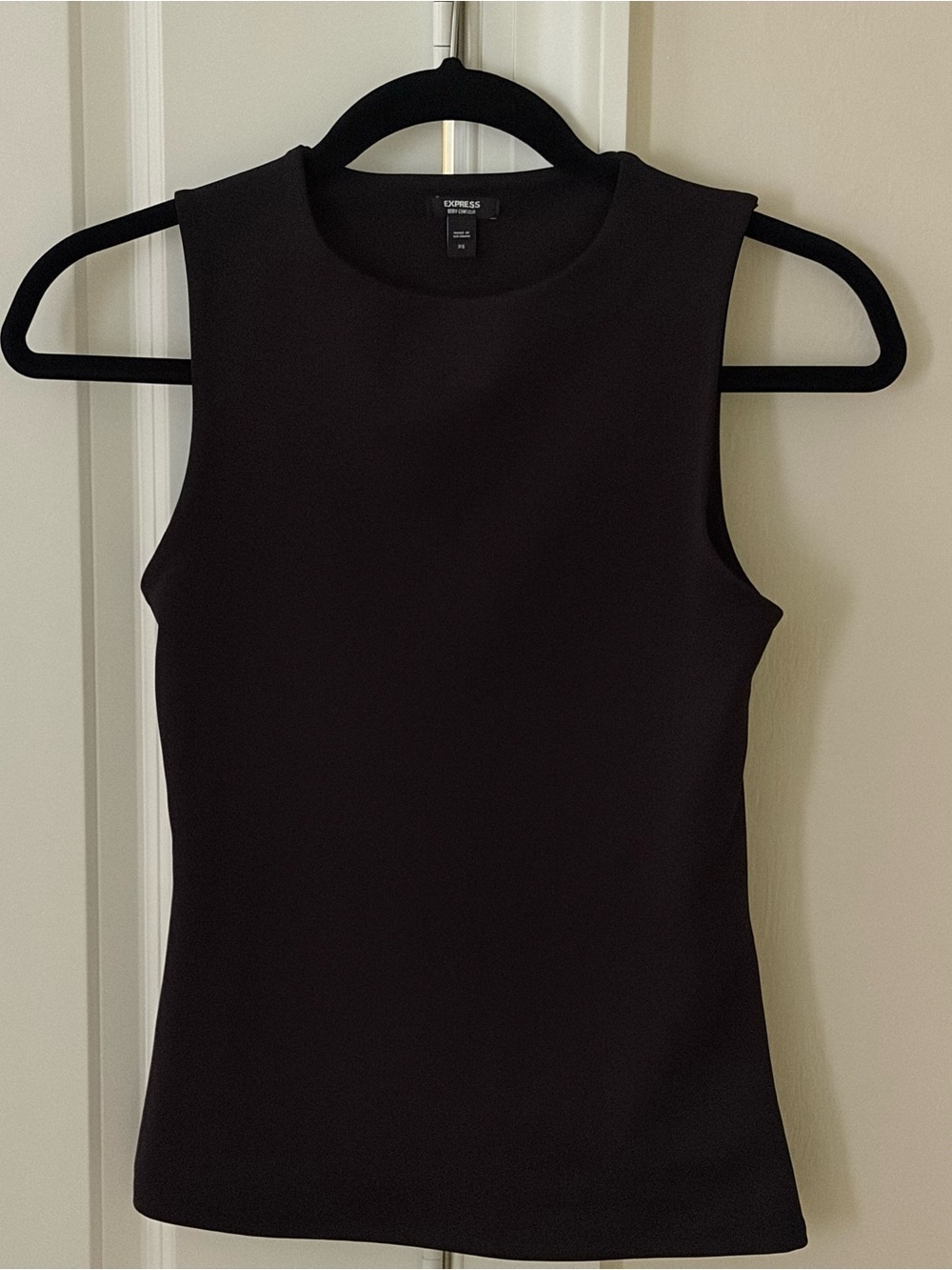 Express Women’s Black Sleeveless Crewneck Tank